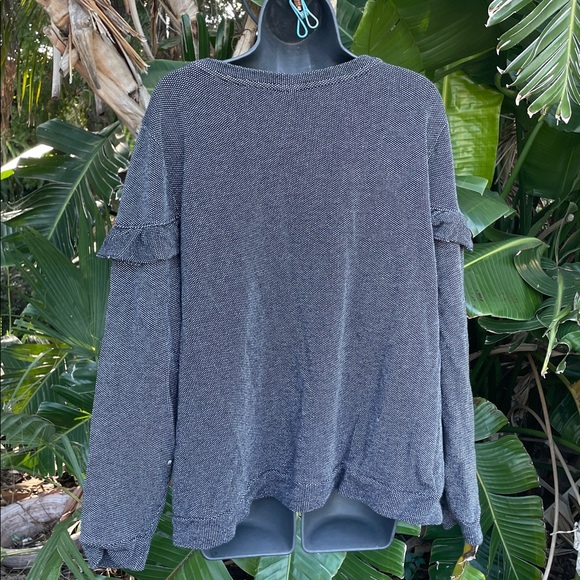 Ava and Viv ruffled sweatshirt style top - Picture 3 of 6